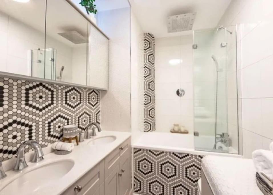 Newly Refurbished 2-bedroom Flat In Notting Hill * London