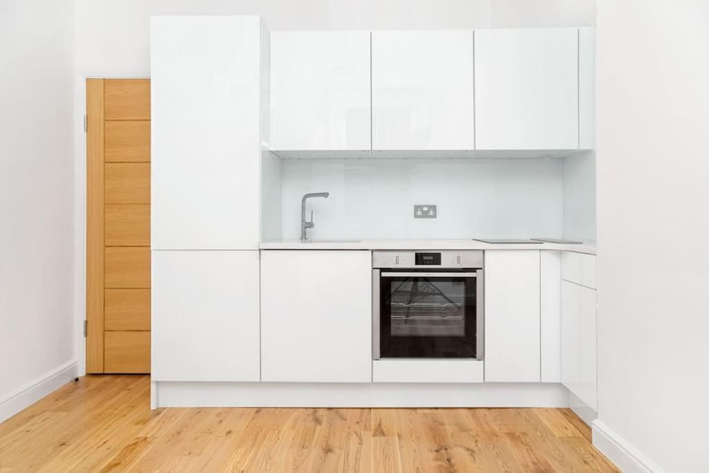 Newly Refurbished 2-bedroom Flat In Notting Hill London