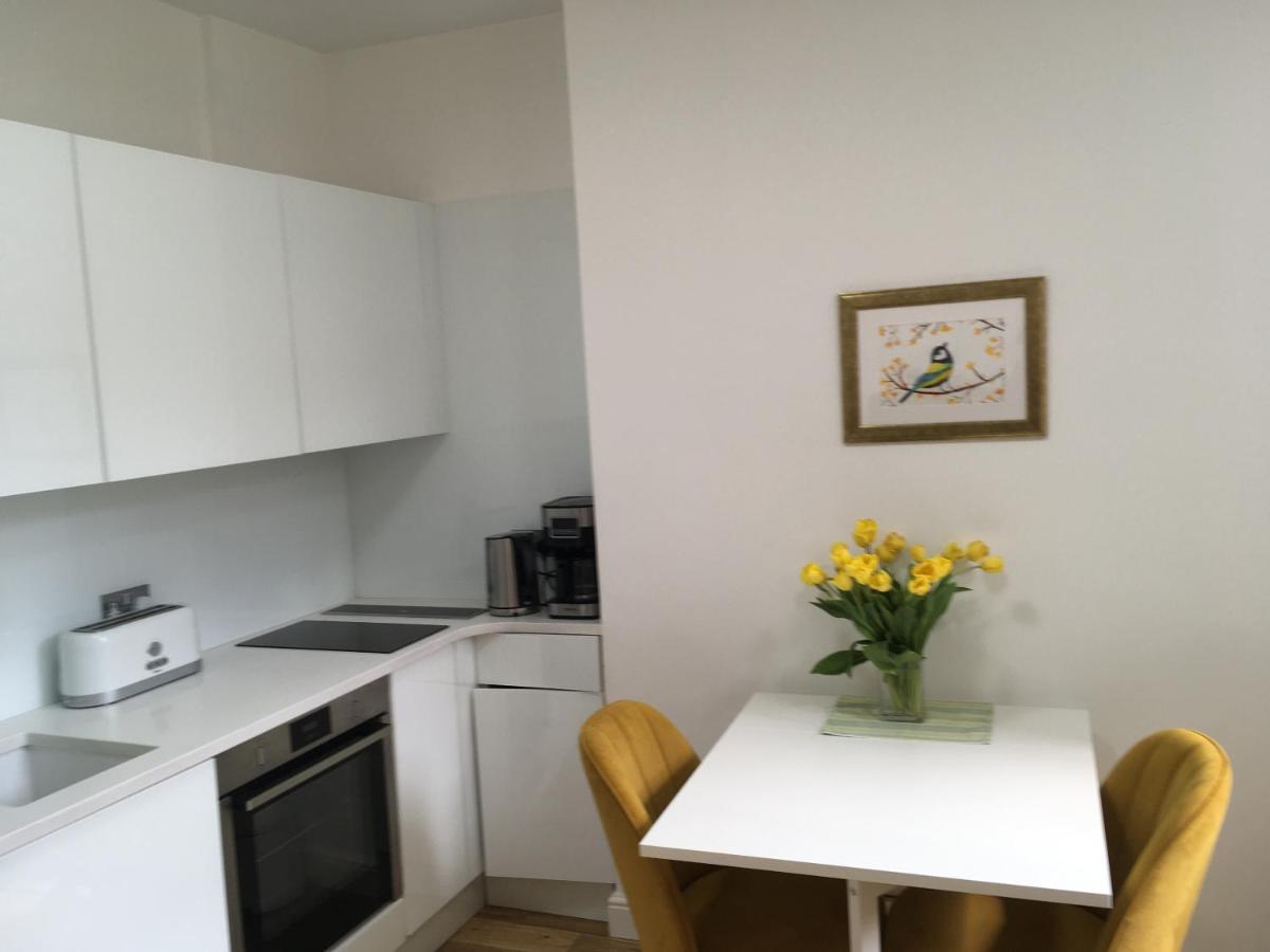 Newly Refurbished 2-bedroom Flat In Notting Hill *