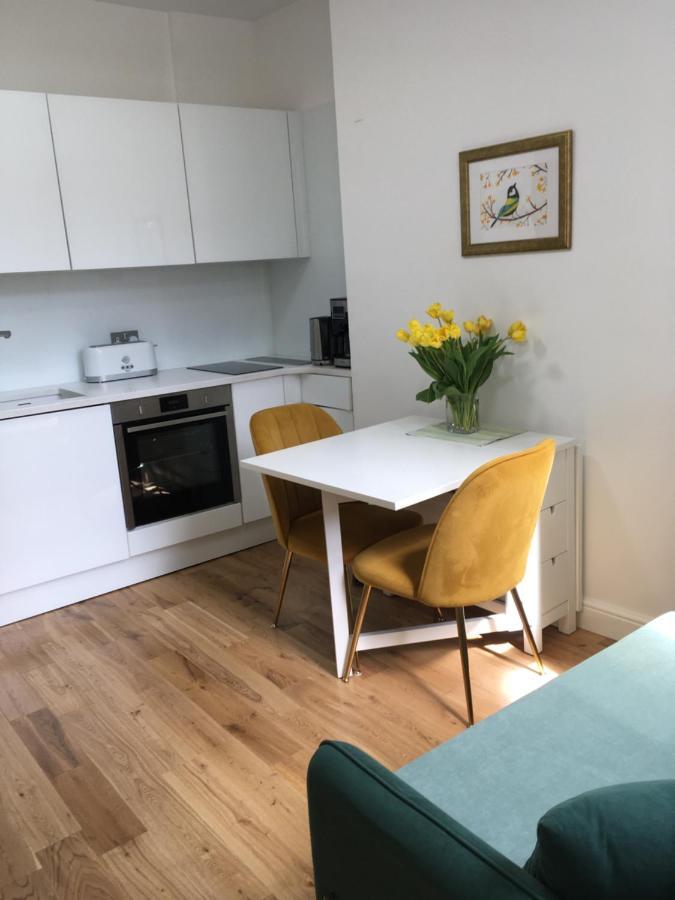 Newly Refurbished 2-bedroom Flat In Notting Hill London